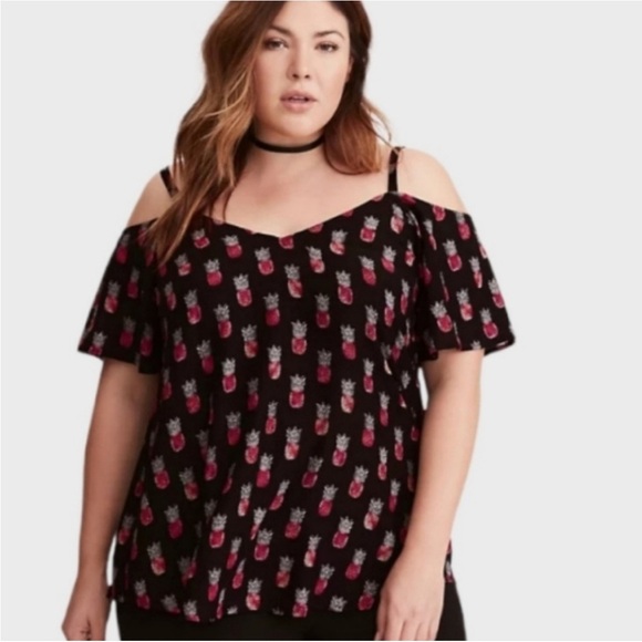 Torrid Women Black Pineapple Print Lightweight Blouse Sz 2  Off Cold Shoulder - Picture 2 of 12